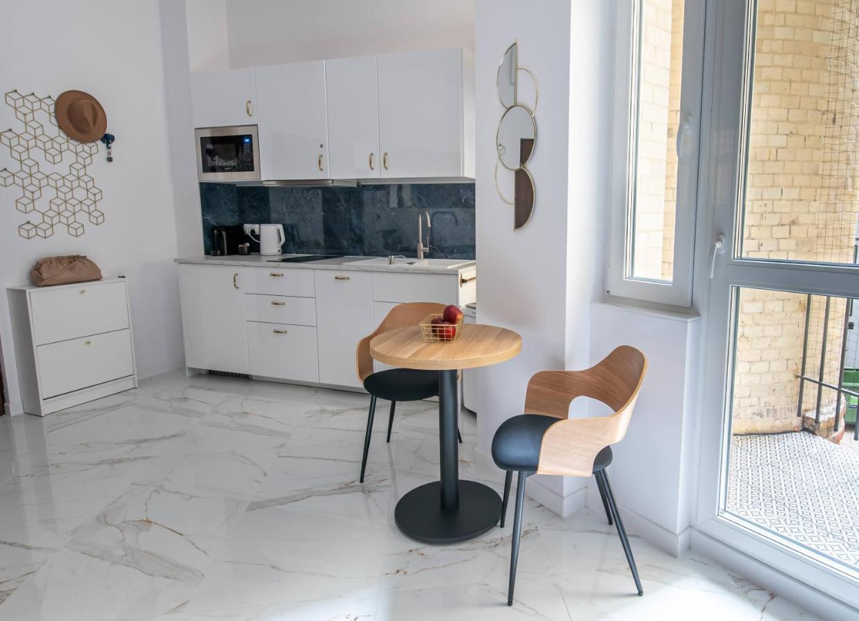 Apartamenty Yeti & Wilka W Centrum Chorzowa - Yeti Exteriör bild